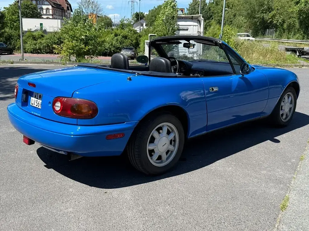 Gebraucht Mazda MX5 117 PS (86 kW) 1992 Blau Cabrio
