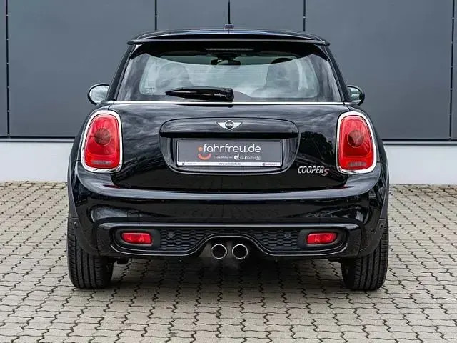 Używany Mini Cooper S Pepper 192 KM (141 kW) 2014 Czarny Hatchback