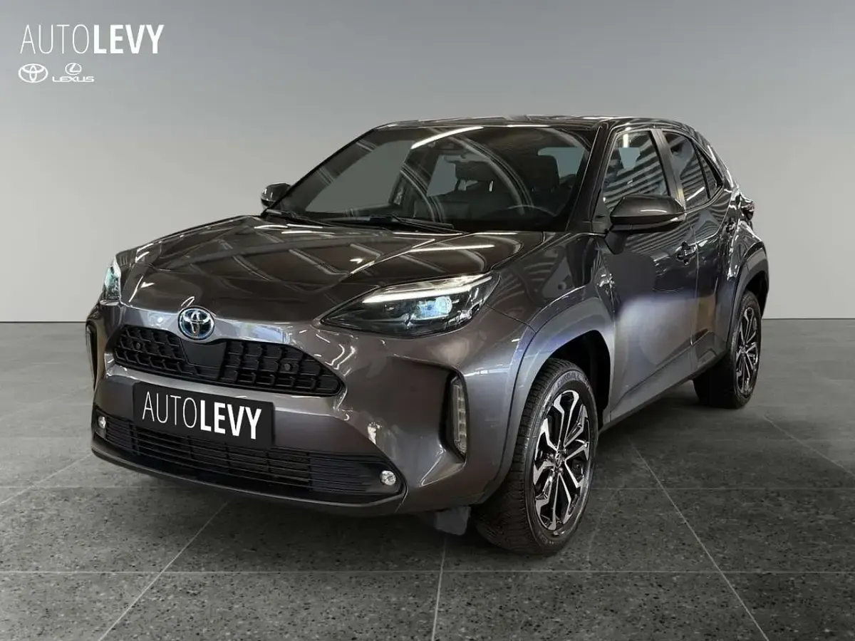 Gebraucht Toyota Yaris Cross Team 116 PS (85 kW) 2022 Grau SUV