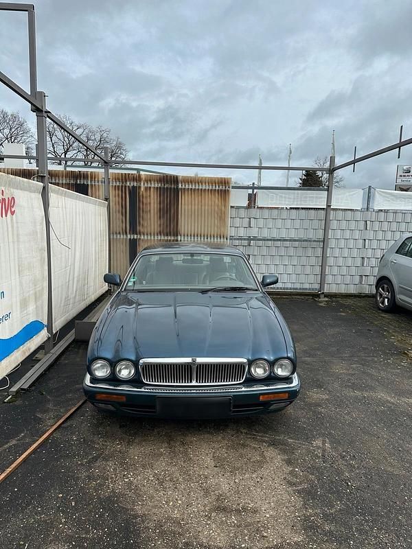 Second-hand Jaguar XJ 1996 Albastru Berlinǎ