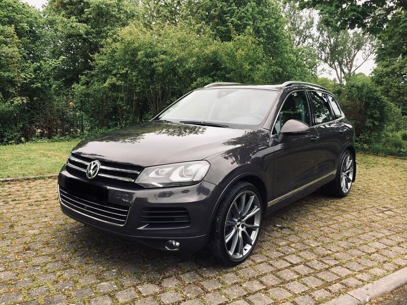 Grau Gebraucht 2010 VW Touareg Exclusive SUV | 13.999 € (Etwas zu teuer) - Bild 1/4