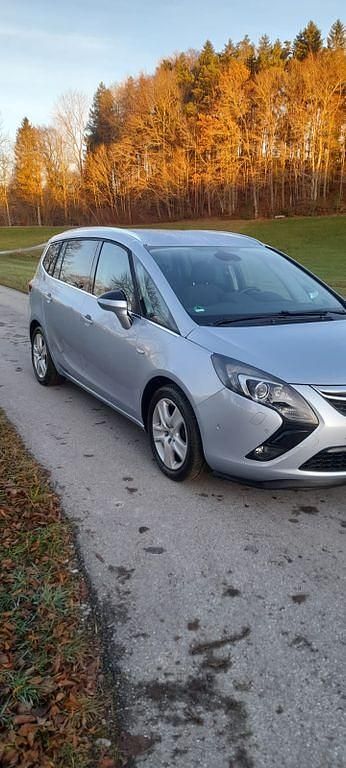 Grau Gebraucht 2015 Opel Zafira Tourer Edition Van / Kleinbus | 6.080 € (Superpreis) - Bild 1/4