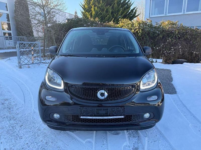 Schwarz Gebraucht 2017 Smart ForFour Passion Kleinwagen | 11.399 € (Fairer Preis) - Bild 1/4