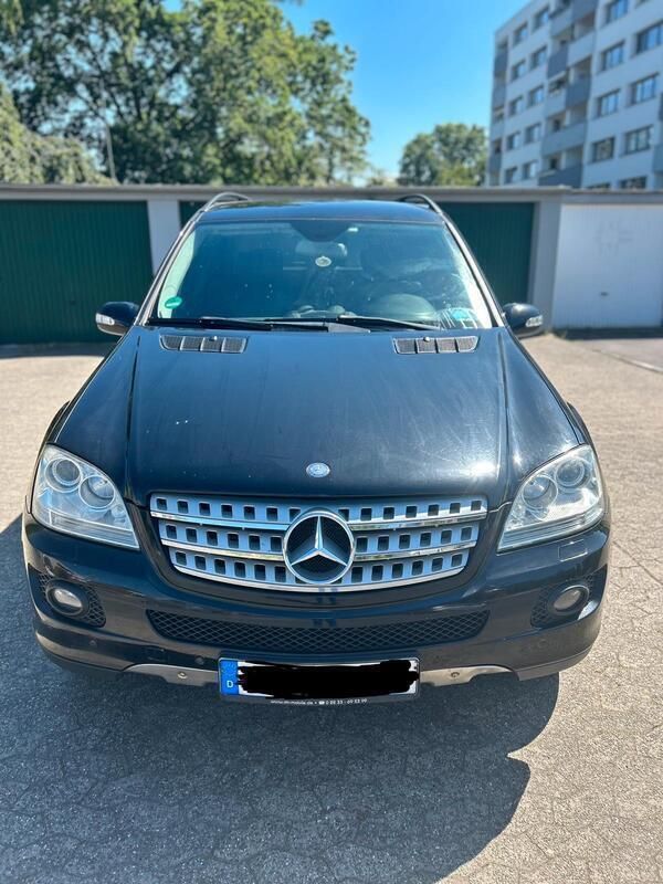 Schwarz Gebraucht 2008 Mercedes ML320 SUV | 6.200 € (Superpreis) - Bild 1/4