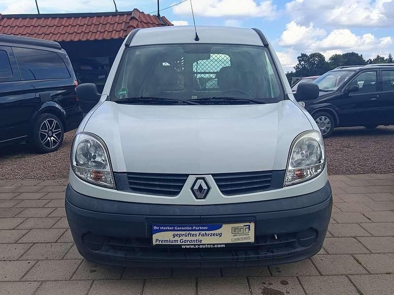 Weiß Gebraucht 2008 Renault Kangoo Campus Van / Kleinbus | 4.880 € (Teuer) - Bild 1/4