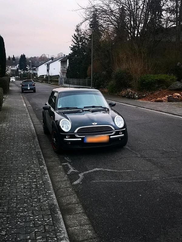 Second-hand Mini ONE 110 CP (80 kW) 2002 Negru Hatchback