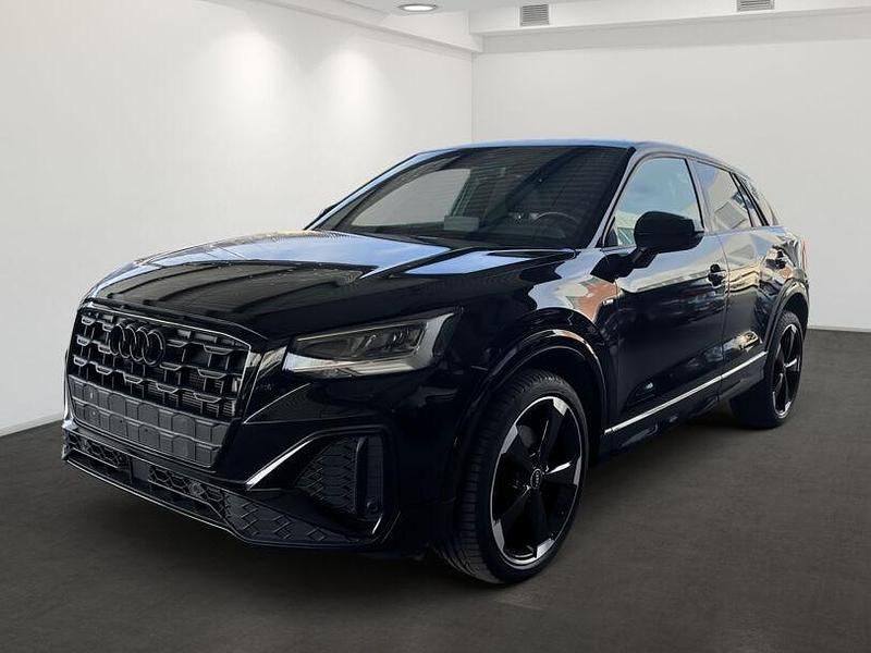 Gebraucht Audi Q2 S-Line 150 PS (110 kW) 2023 Mythosschwarz metallic SUV