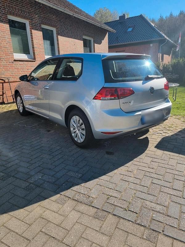 Gebraucht VW Golf VII 85 PS (62 kW) 2015 Silber Limousine