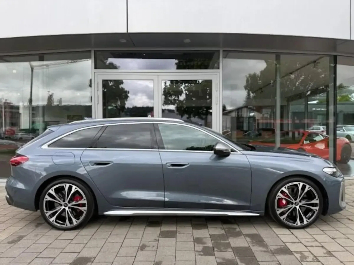 Gebraucht Audi S5 Ambiente 367 PS (269 kW) 2024 Blau Kombi