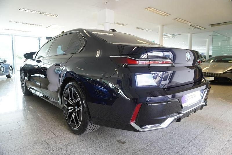 Gebraucht BMW 740 286 PS (210 kW) 2024 Schwarz Limousine