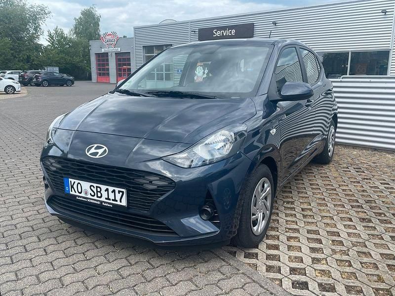 Gebraucht Hyundai i10 Select 63 PS (46 kW) 2025 Grau Kleinwagen