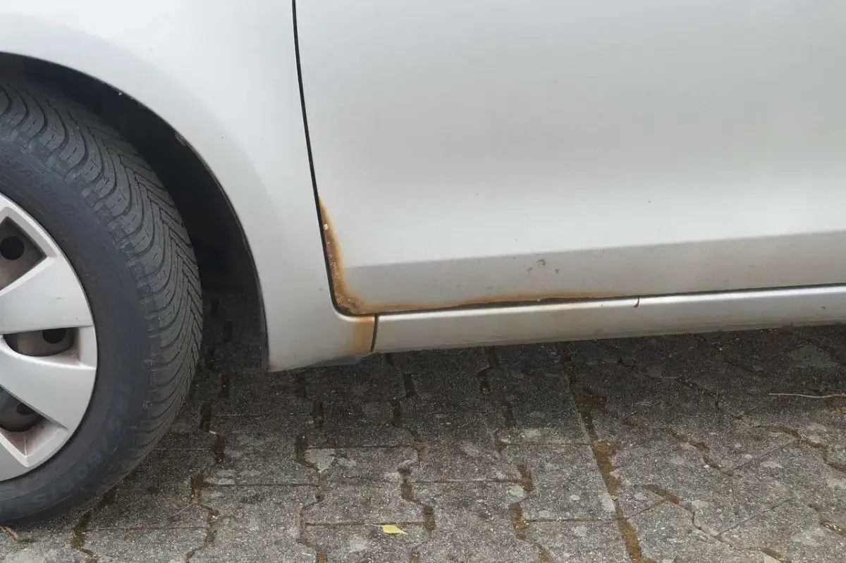 Gebraucht Toyota Yaris 90 PS (66 kW) 2007 Silber Kleinwagen