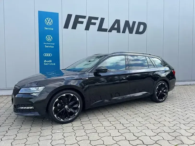 Gebraucht Skoda Superb SportLine 150 PS (110 kW) 2022 Schwarz Limousine