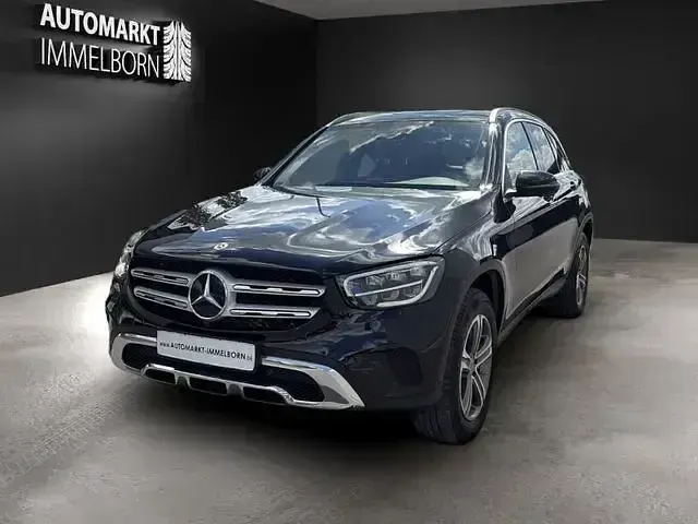 Gebraucht Mercedes GLC300e 305 PS (224 kW) 2021 Schwarz SUV