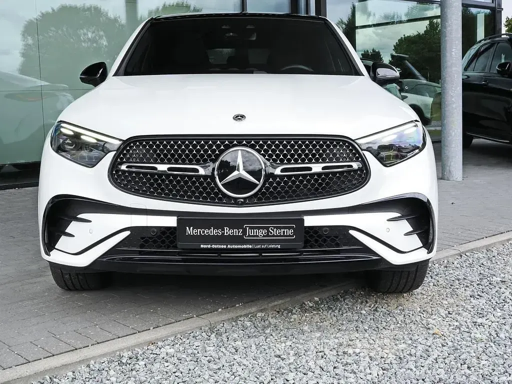 Gebraucht Mercedes GLC220 AMG 197 PS (144 kW) 2025 Weiß SUV