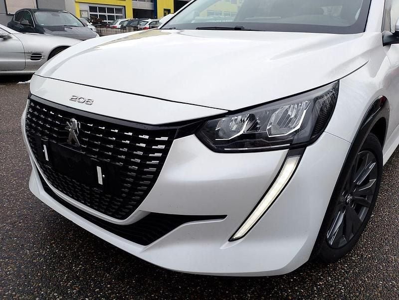 Weiß Gebraucht 2021 Peugeot 208 Active Kleinwagen | 11.950 € (Superpreis) - Bild 1/4