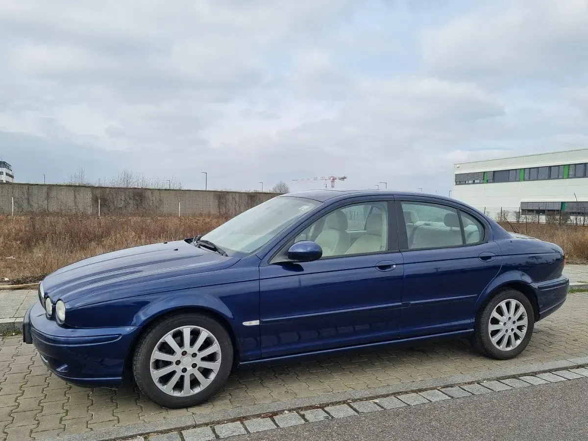 Gebraucht Jaguar X-type 131 PS (96 kW) 2004 Blau Limousine