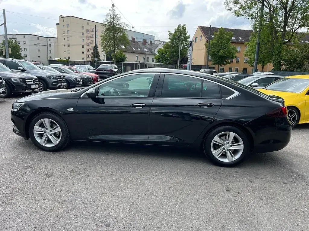 Gebraucht Opel Insignia Dynamic 165 PS (121 kW) 2018 Schwarz Limousine