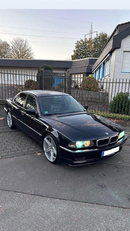 Schwarz Gebraucht 1996 BMW 728 Performance Limousine | 8.999 € (Fairer Preis) - Bild 1/4
