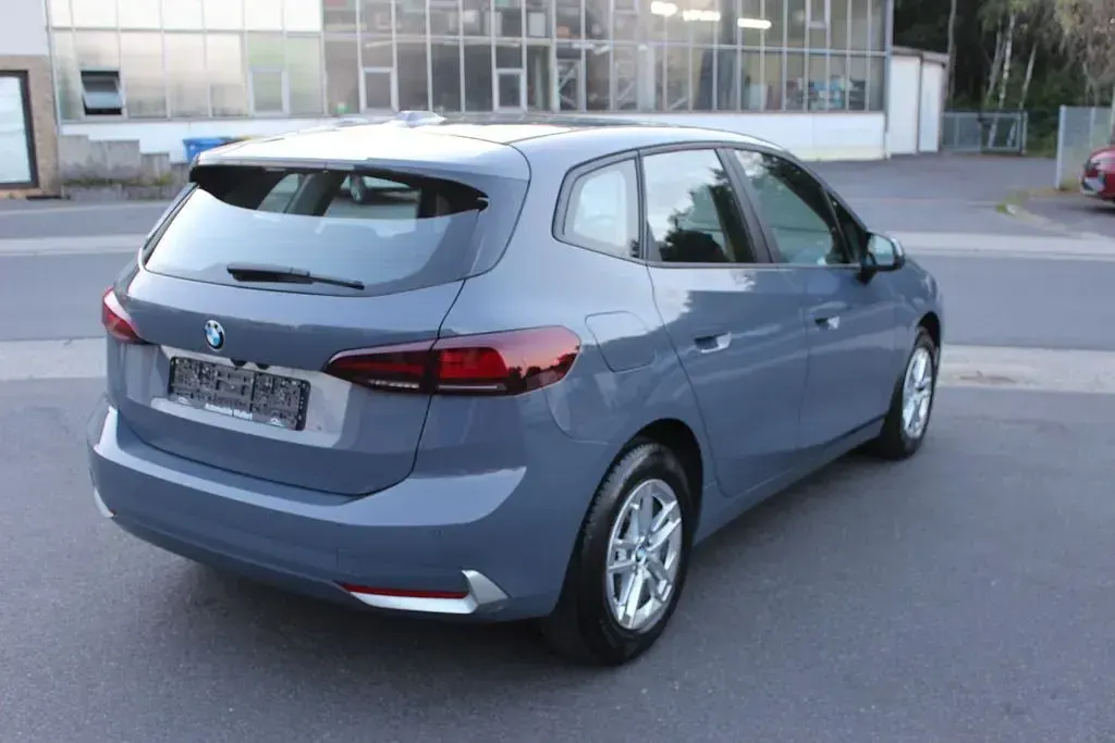 Gebraucht BMW 218 Active Tourer 136 PS (100 kW) 2022 Grau Van / Kleinbus
