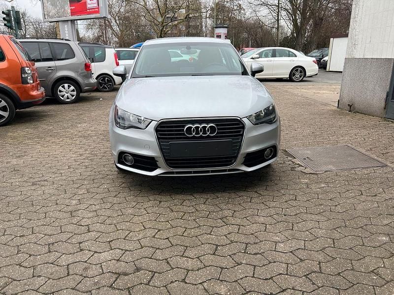Gebraucht Audi A1 Sportback Attraction 86 PS (63 kW) 2013 Silber Kleinwagen