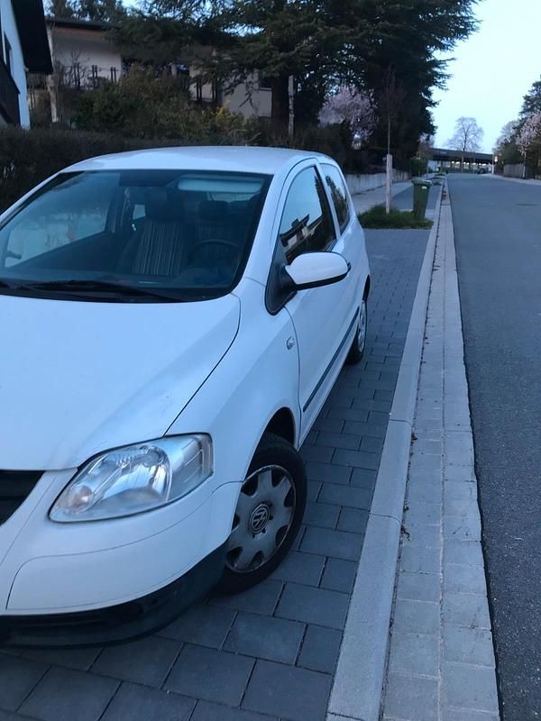 Gebraucht VW Fox 55 PS (40 kW) 2005 Weiß Kleinwagen