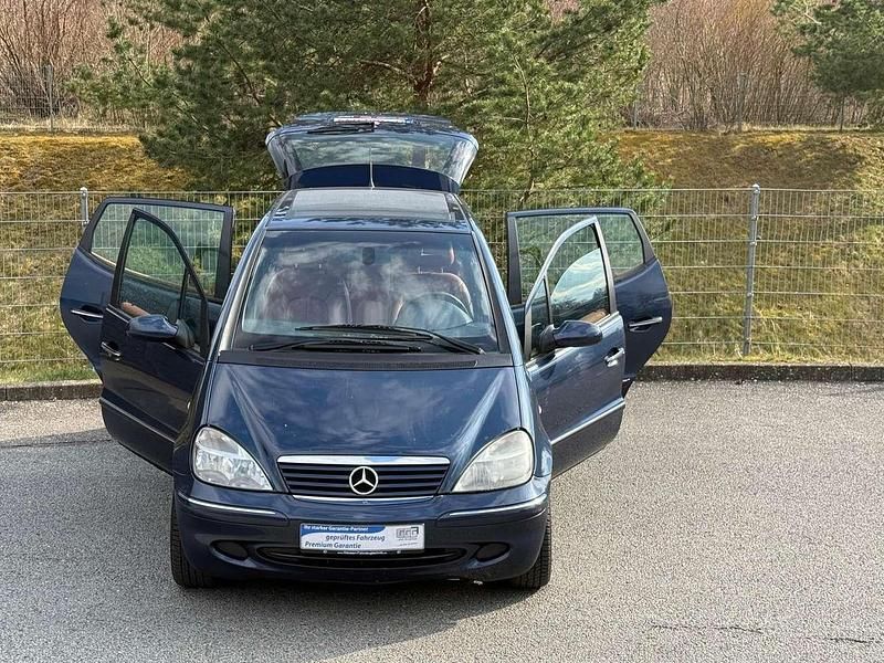 Gebraucht Mercedes A190 Elegance 125 PS (91 kW) 2002 Blau Limousine