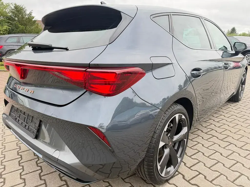 Gebraucht Cupra Leon 150 PS (110 kW) 2025 Grau Limousine