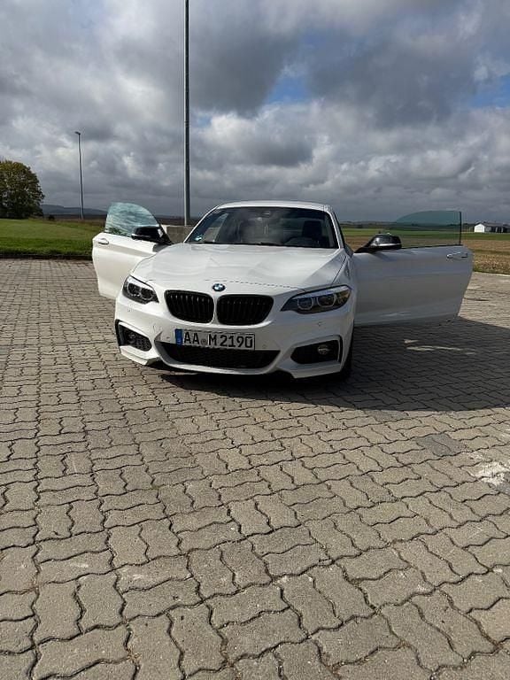 Weiß Gebraucht 2019 BMW 220 M Sport Coupé | 17.500 € (Superpreis) - Bild 1/4