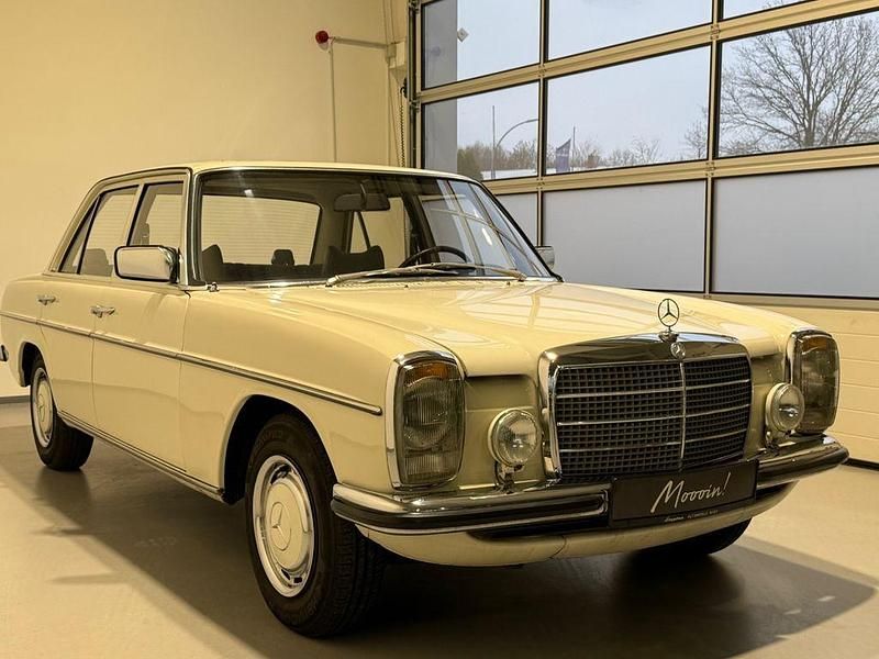 Gebraucht Mercedes 200/8 95 PS (69 kW) 1973 Weiß Limousine