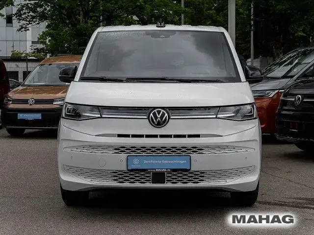 Gebraucht VW Multivan Style 177 PS (130 kW) 2025 Weiß Van / Kleinbus