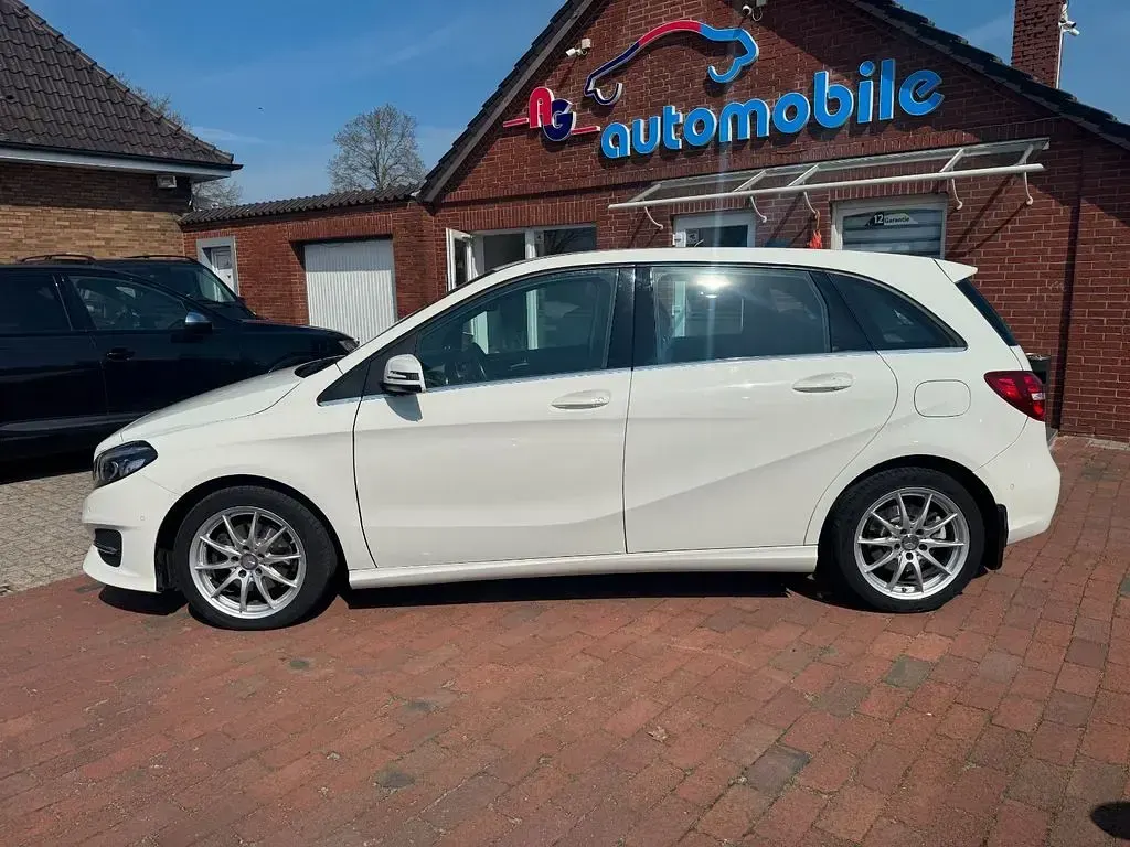 Gebraucht Mercedes B220 177 PS (130 kW) 2015 Weiß Kleinwagen