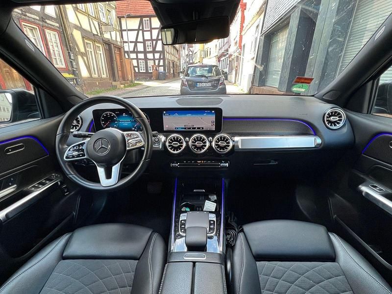 Schwarz Gebraucht 2020 Mercedes GLB200 SUV | 26.800 € (Guter Preis) - Bild 1/4