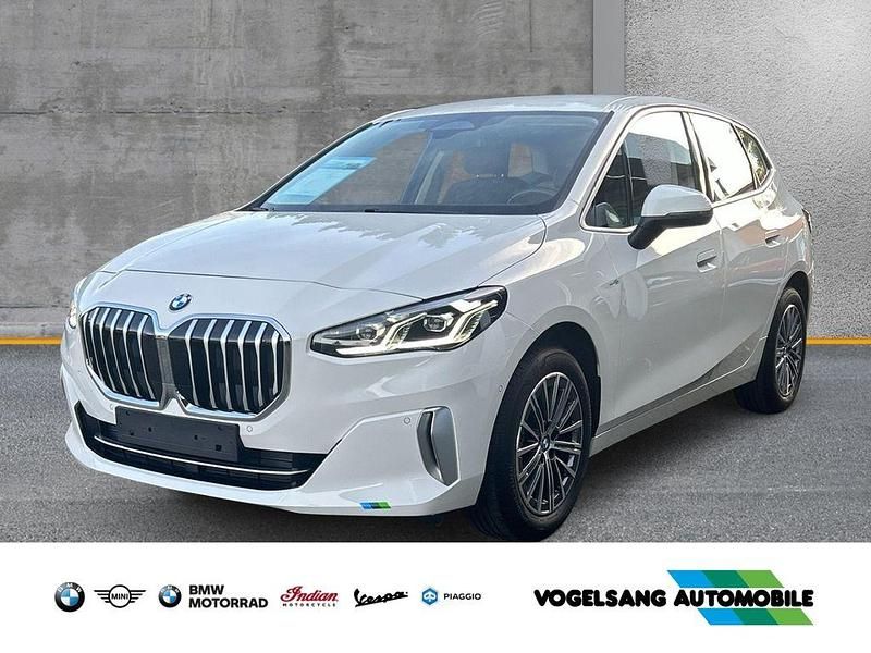 Weiss Gebraucht 2022 BMW 218 Active Tourer Luxury Line Van / Kleinbus | 25.990 € (Fairer Preis) - Bild 1/4