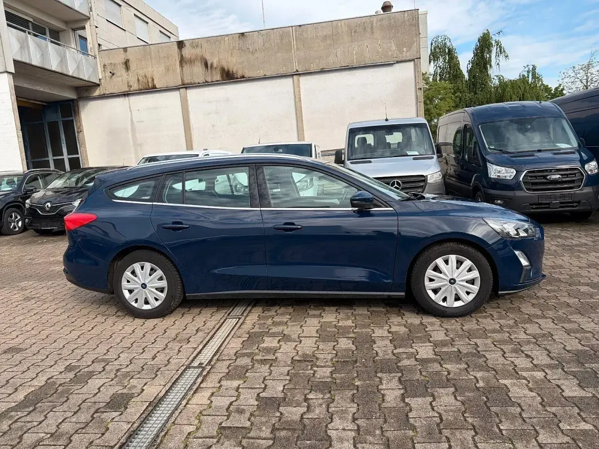 Gebraucht Ford Focus Cool & Connect 95 PS (69 kW) 2020 Blau Kombi