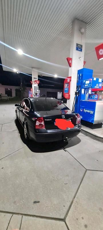 Schwarz Gebraucht 2004 VW Passat Limousine | 2.750 € (Etwas zu teuer) - Bild 1/3