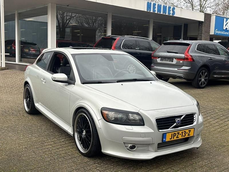 Weiß Gebraucht 2006 Volvo C30 Summum Kleinwagen | 12.750 € - Bild 1/4