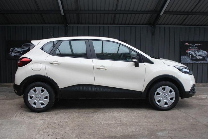 Second-hand Renault Captur 90 CP (66 kW) 2017 Bej SUV
