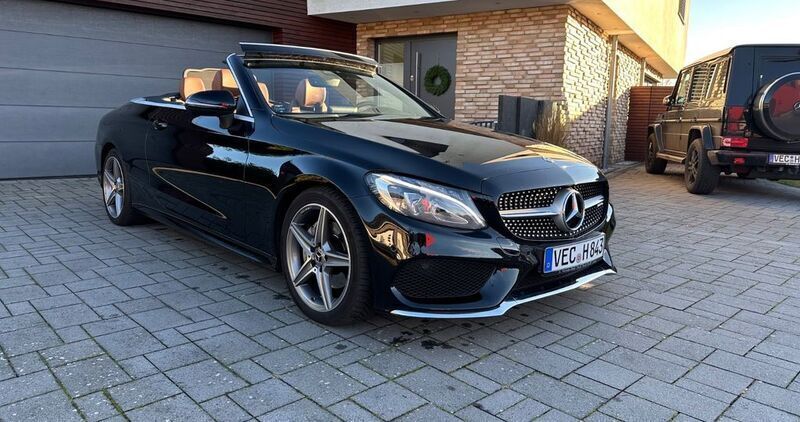 Schwarz Gebraucht 2017 Mercedes C220 AMG Cabrio | 26.990 € (Fairer Preis) - Bild 1/4