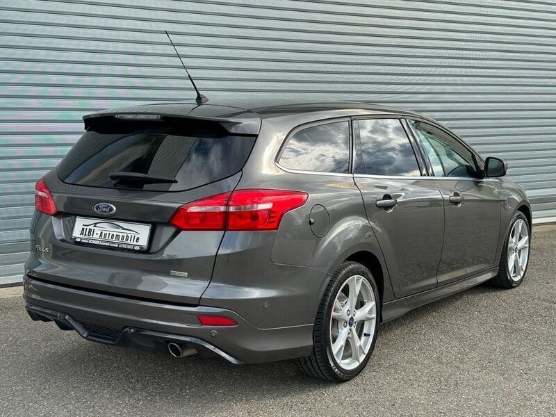Gebraucht Ford Focus Titanium 150 PS (110 kW) 2015 Grau Kombi