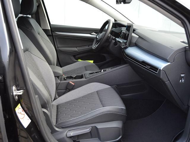 Neu VW Golf VIII 150 PS (110 kW) 2026 Grenadillschwarz metallic Limousine