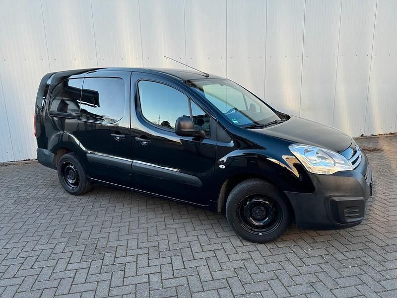 Gebraucht Citroën Berlingo 99 PS (72 kW) 2018 Schwarz Van / Kleinbus