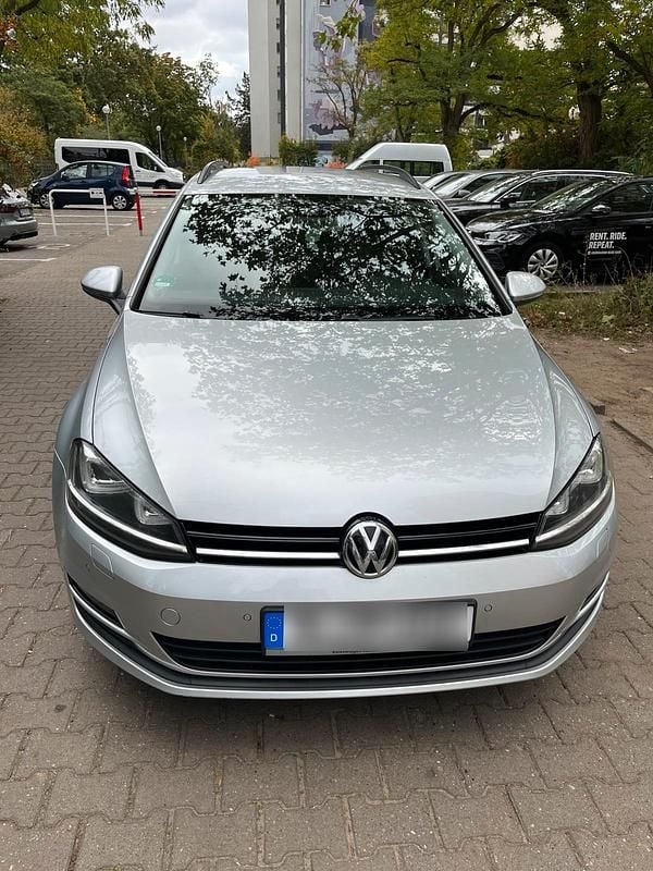 Grau Gebraucht 2016 VW Golf VII Comfortline Kombi | 12.300 € (Fairer Preis) - Bild 1/4