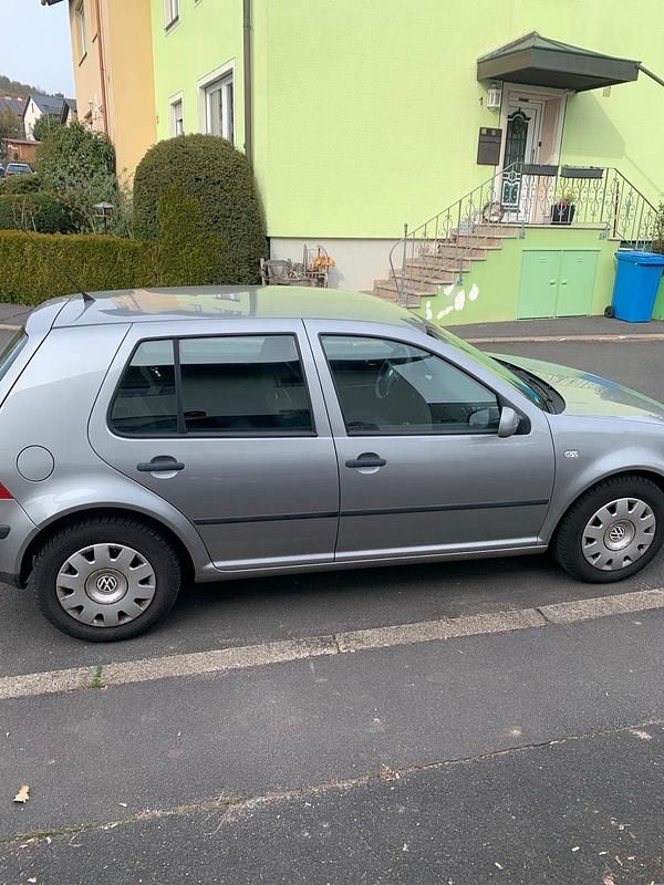 Gebraucht VW Golf IV 75 PS (55 kW) 2003 Silber Kleinwagen
