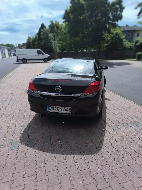 Gebraucht Opel Astra Cosmo 140 PS (102 kW) 2008 Schwarz Cabrio