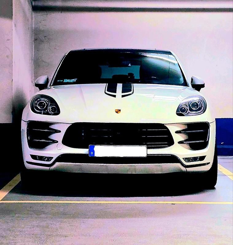 Weiß Gebraucht 2015 Porsche Macan Turbo SUV | 40.500 € (Etwas zu teuer) - Bild 1/4