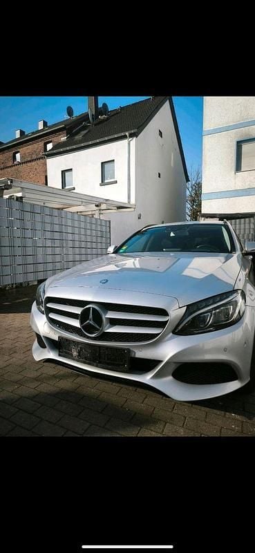 Silber Gebraucht 2015 Mercedes C220 AMG line Kombi | 16.000 € (Fairer Preis) - Bild 1/4