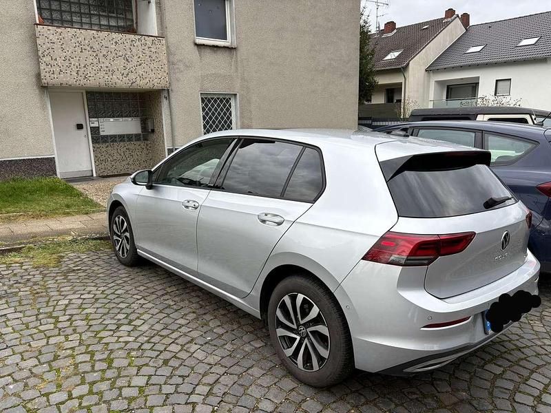 Gebraucht VW Golf VII Active 150 PS (110 kW) 2021 Silber Kleinwagen