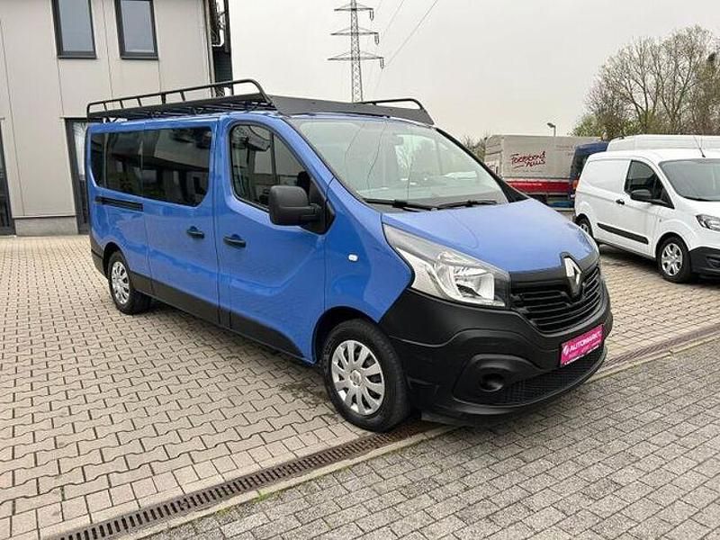 Second-hand Renault Trafic Expression 121 CP (88 kW) 2019 Albastru Monovolum