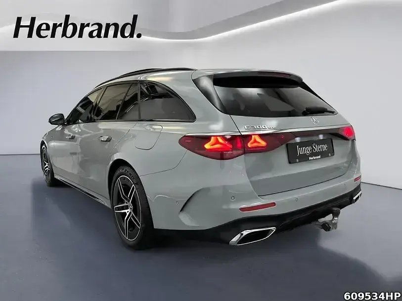 Gebraucht Mercedes E300 AMG 313 PS (230 kW) 2025 Manufaktur lack manufaktur alp Kombi